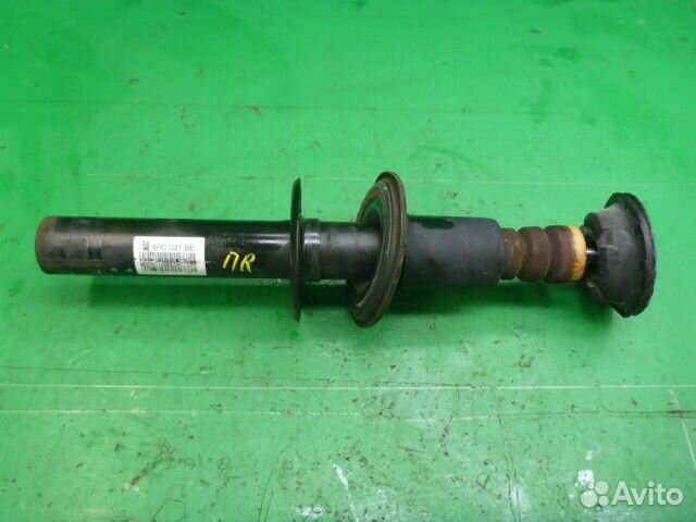 Амортизатор передний правый Audi Q5 c 2008г