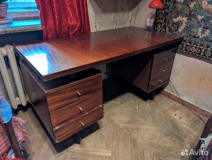 Стол письменный советский