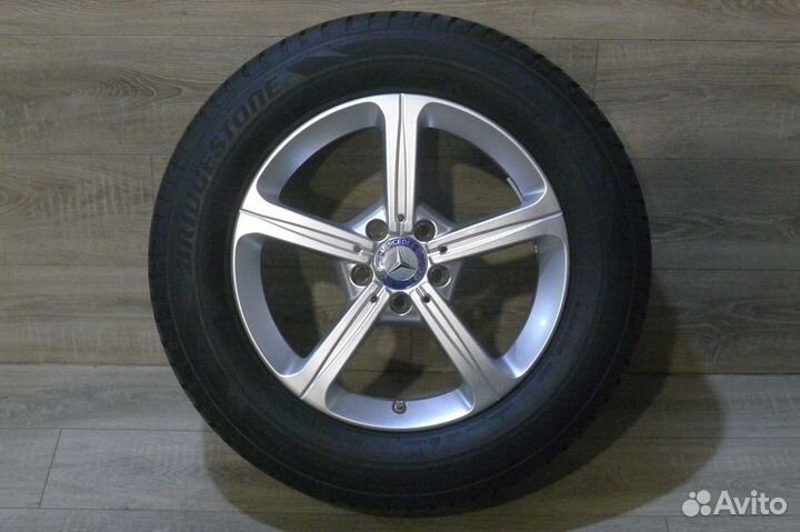 R17 Bridgestone Blizzak LM-001 215/65, PCD 5x112 DIA 66.6