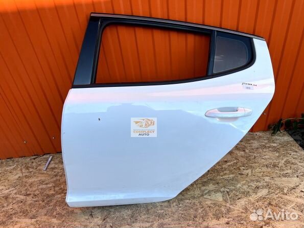 Дверь задняя левая Kia Stinger (2017-2022)