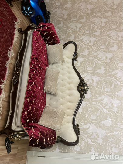 Диваны и холлы бу