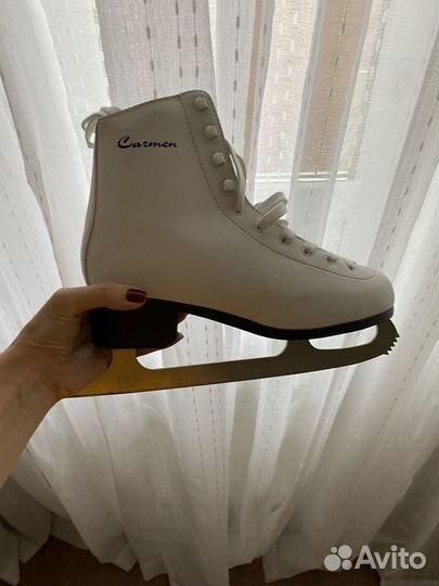 Коньки фигурные женские 40/41