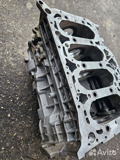 Нижняя плита для двигателя D4HE