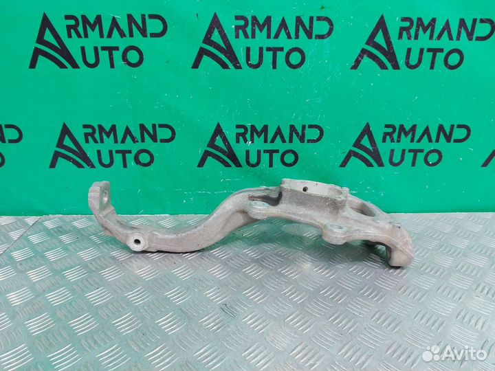 Кулак поворотный передний правый Mercedes