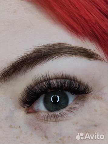 Модель на наращивание ресниц