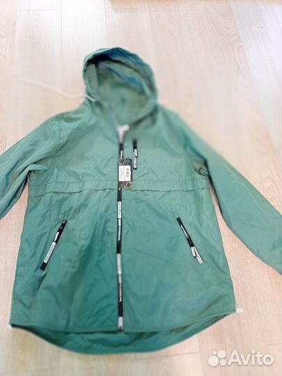 Ветровка женская