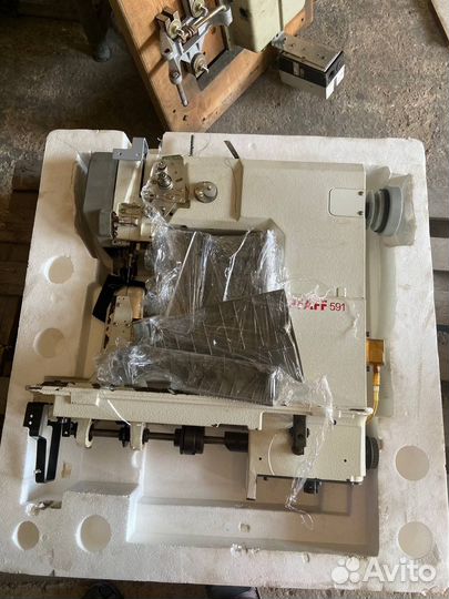 Промышленная швейная машина Pfaff 591