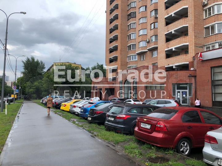 Сдам торговое помещение, 291 м²