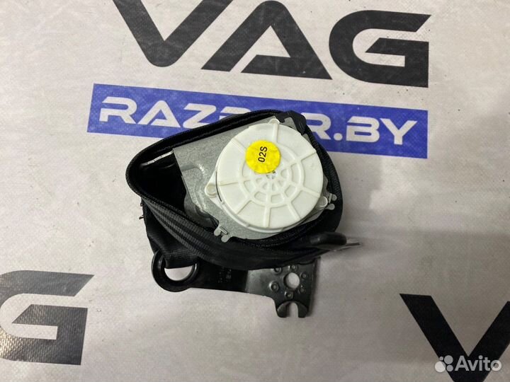Volkswagen Passat B82015 3G9857805DVR142-342