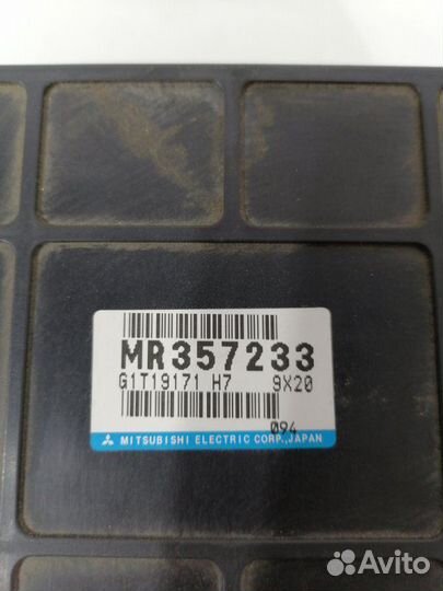 Блок управления АКПП Mitsubishi Delica PE8W 4M40