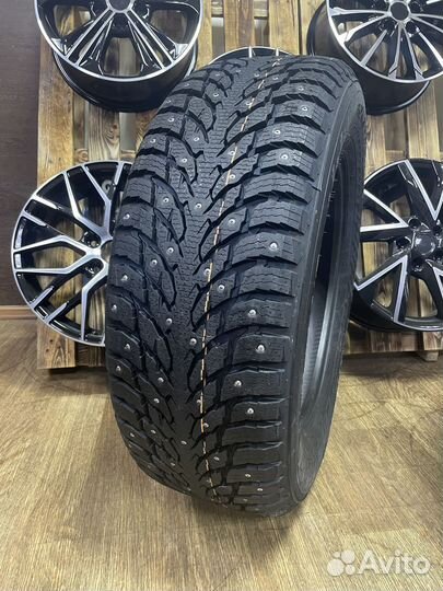Nokian Tyres Hakkapeliitta 9 275/35 R20 102T