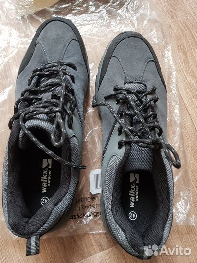 Трекинговые кроссовки 42