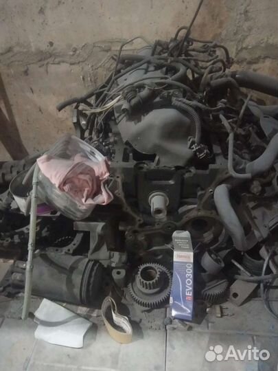 Двигатель G9T в разборе