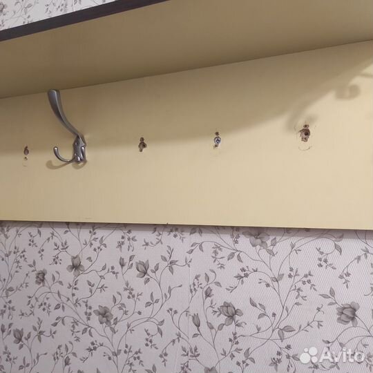 Вешалка настенная в прихожую