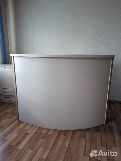Стойка полукруглая, ресепшн