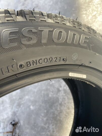 Bridgestone Blizzak VRX 245/45 R19 98S