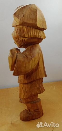 Статуэтка деревянная Мужик с кружкой пива, авторск