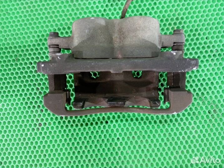 Суппорт передний левый Infiniti QX56