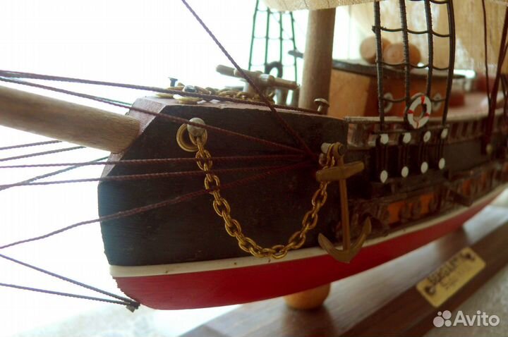 3-мачтовый 1-палубный 10-пушечный корабль