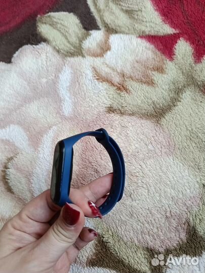 Фитнес браслет ми бенд 4