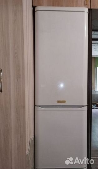 Холодильник ariston бу