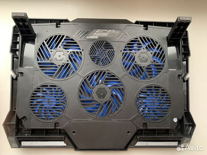 Охлаждающая подставка для ноутбука