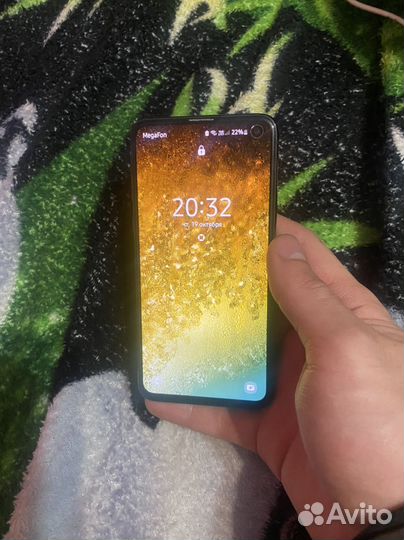 Samsung Galaxy S10e, 8/128 ГБ