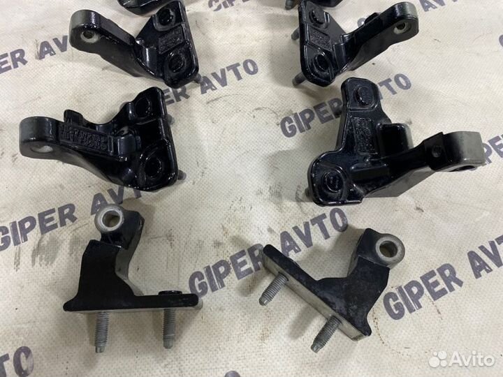 Петля двери Mercedes-Benz C-Class S205 651.920