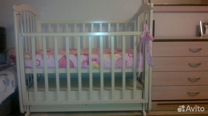 Детская кроватка