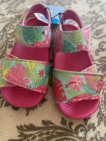 Босоножки для девочки 27 размер новые