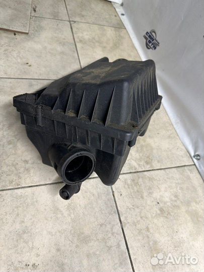 Корпус воздушного фильтра Opel Astra H Z16XER 2010