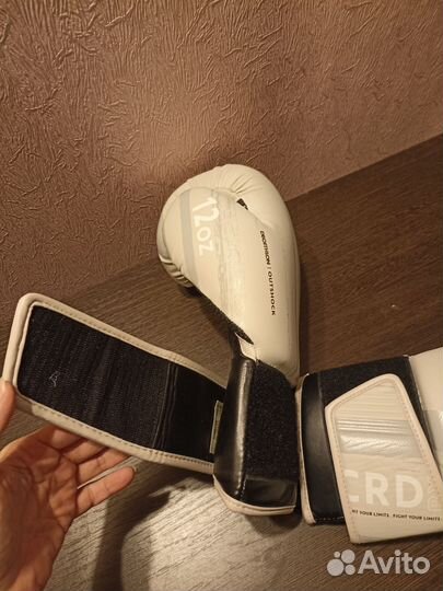 Боксерские перчатки 12 oz