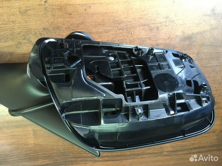 Зеркало заднего вида