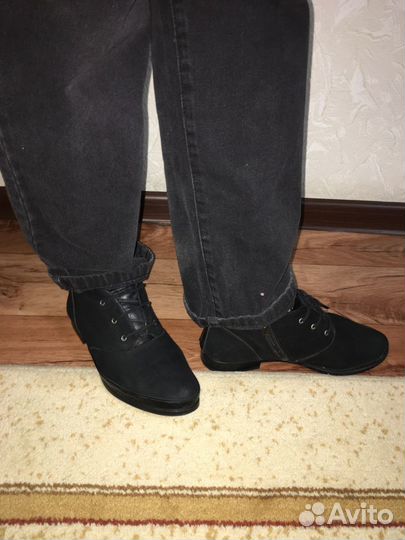 Женские ботинки