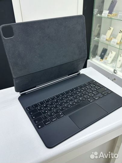 Клавиатура Apple для iPad 12.9 Magic Keyboard Б.У