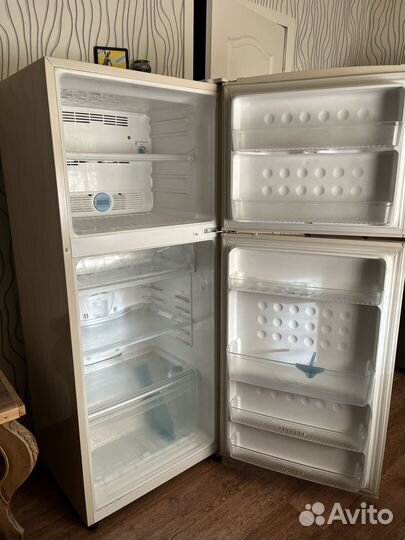 Холодильник sharp