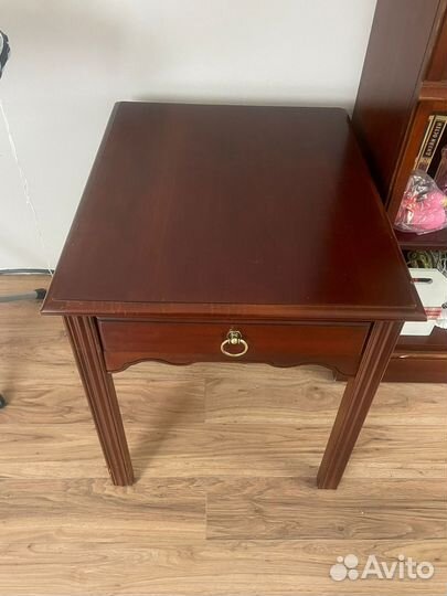 Тумбочка прикроватная Drexel из цельного массива