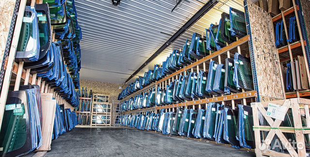 Заднее стекло на Форд c-max