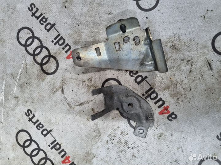 Кронштейн (крепление) Audi A5 (S5,RS5) 1 8K0971502D, 8K0971845H