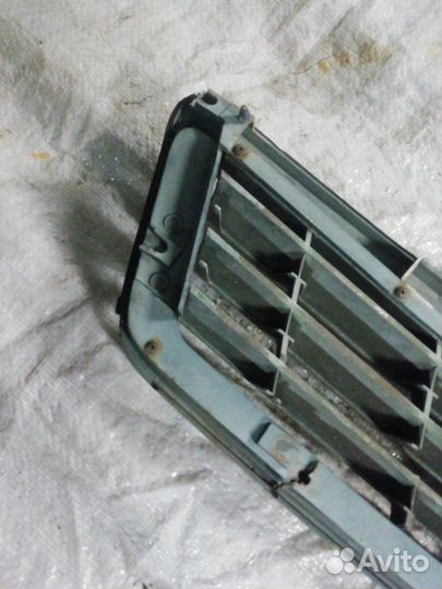 Решетка радиатора передняя Nissan Maxima