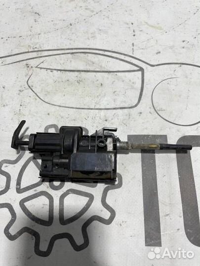 Замок лючка бензобака Renault Fluence