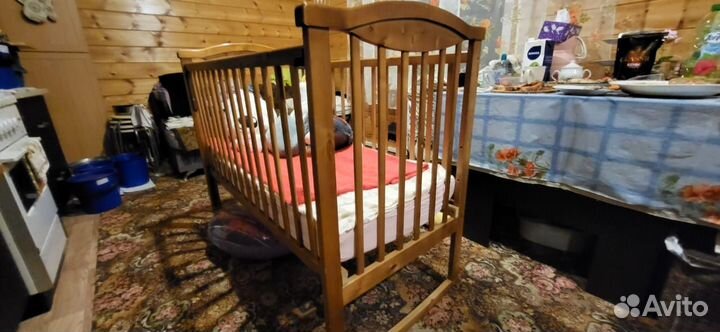 Детская кроватка качалка