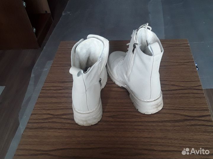 Ботинки женские зимние 38 размера на37,теплые