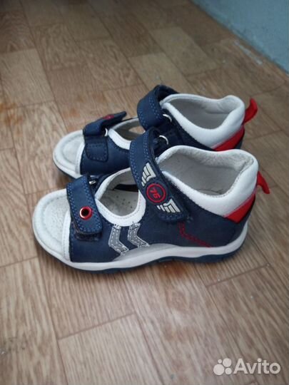 Детская обувь