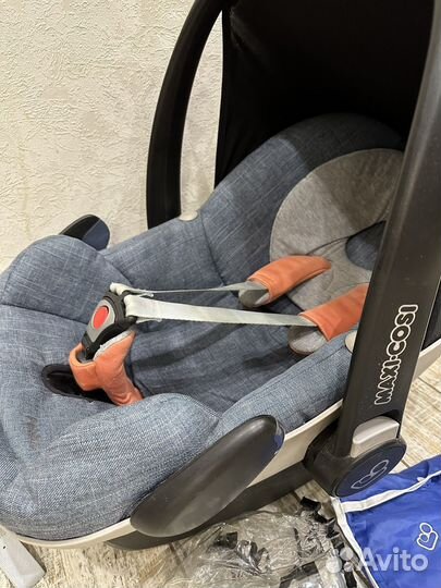 Автолюлька maxi cosi + дождевик + москитная сетка