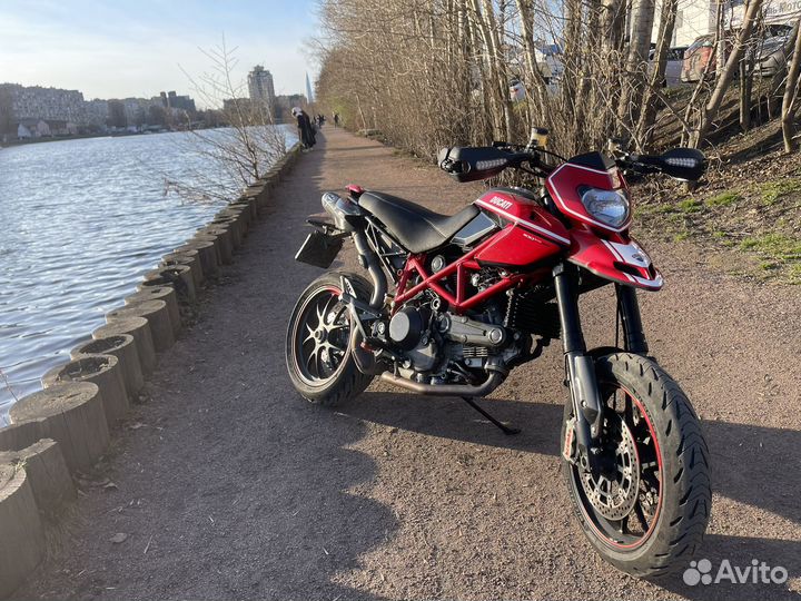 Ducati Hypermotard 1100 evo SP