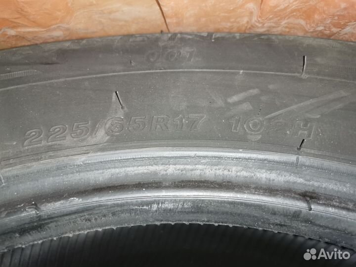 Bridgestone Alenza 001 225/65 R17 102H