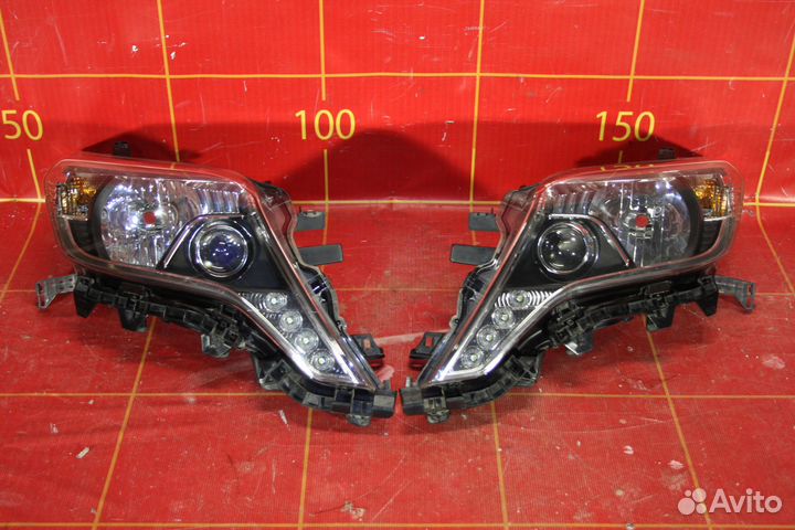 Фара правая Toyota Land Cruiser Prado