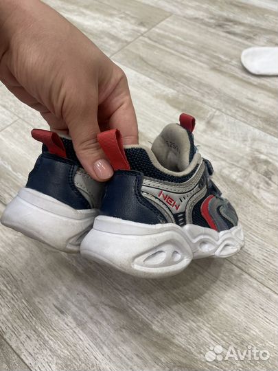 Кроссовки детские 23 размер