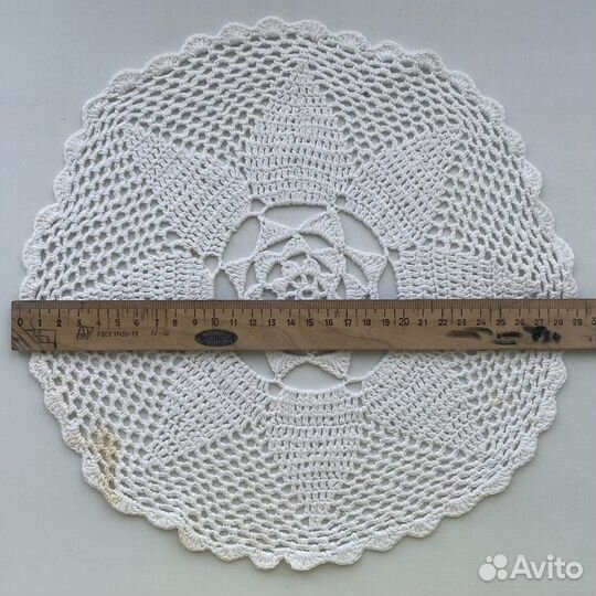 Салфетка вязаная белая(ручная работа) диаметр 29 с